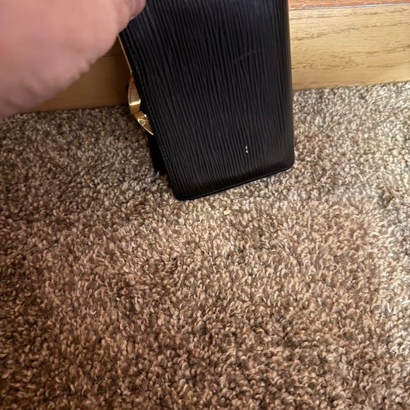 Louis Vuitton Black Textured Wallet - Picture 11 of 12